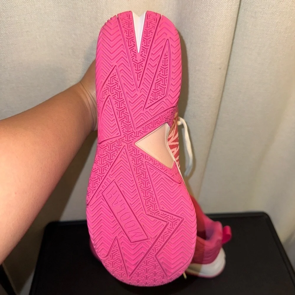 Moolah Basketball Shoes Youth Sz 5